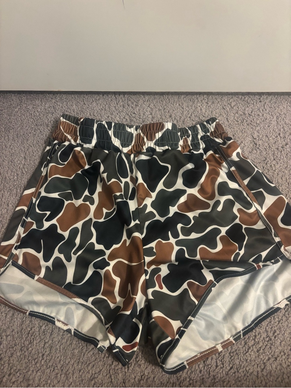 Women’s Camo Print Active Shorts - Brown/Black
